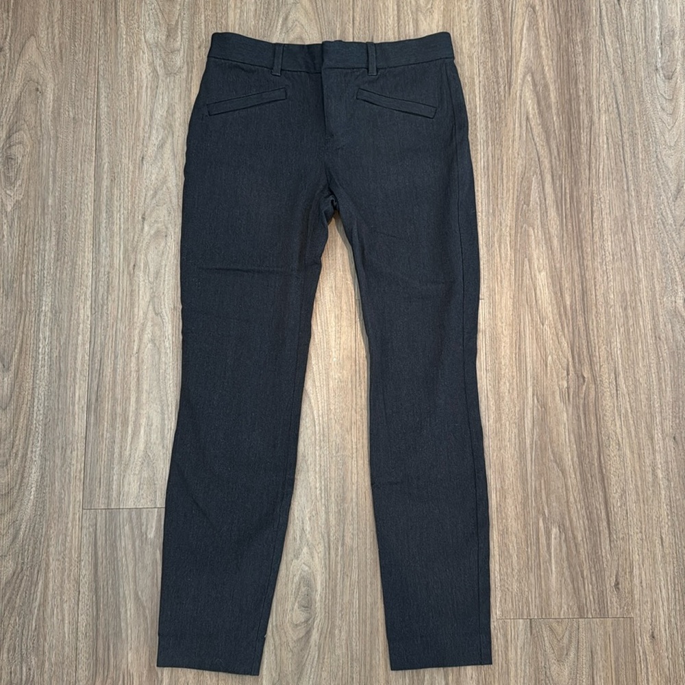 Women’s Gap ankle dress pants. Size 0. Color gray